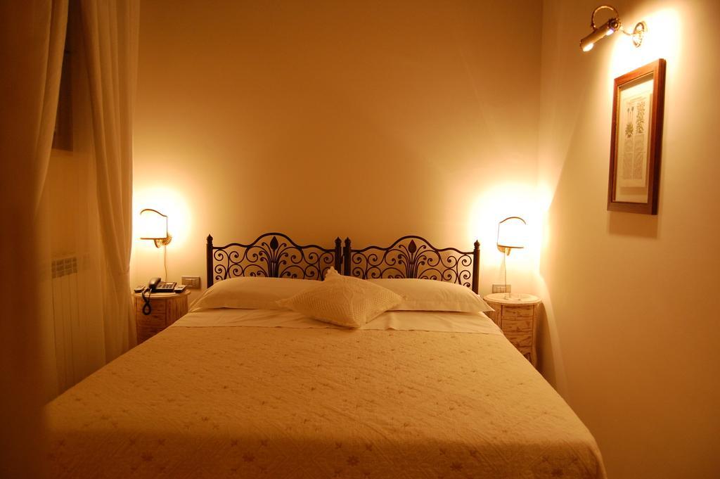 La Corte Tolentino Chambre photo